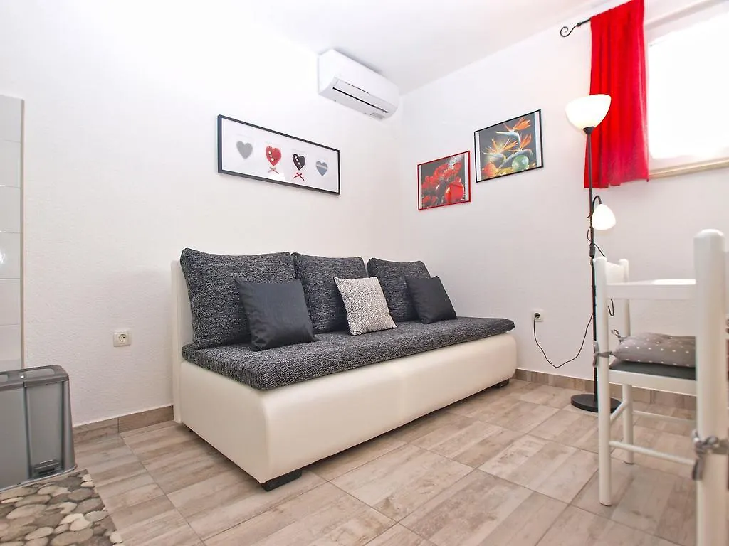 Apartment Nada 1451 فاجانا 0*,