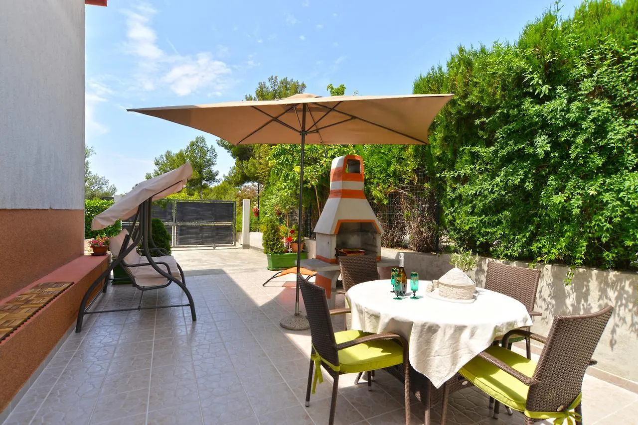 Apartment Nada 1451 فاجانا 0*,